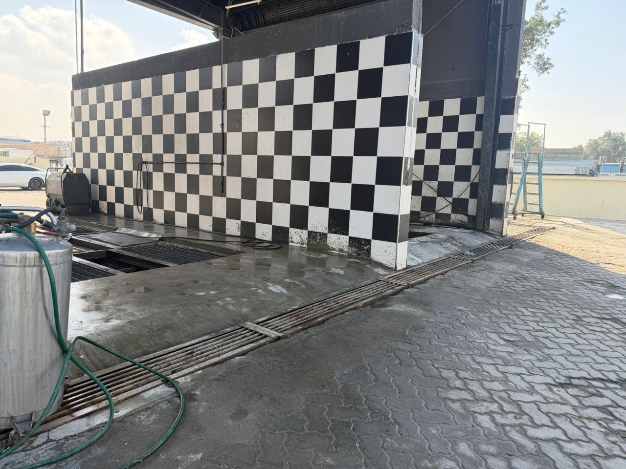 Stand-alone Car Wash & Service Center