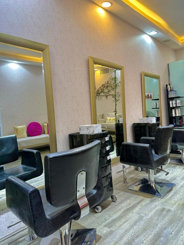 Salon for Sale in Al Barsha