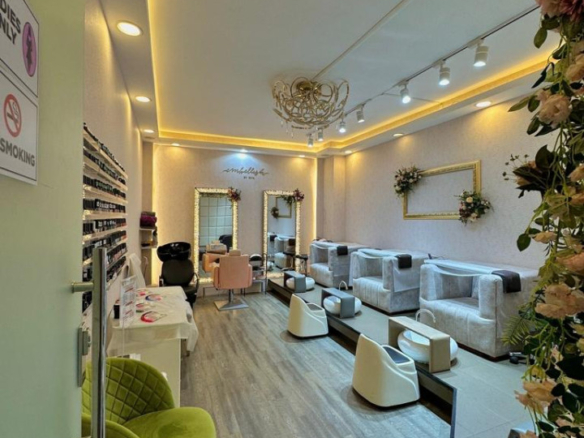 Salon for Sale in Al Barsha