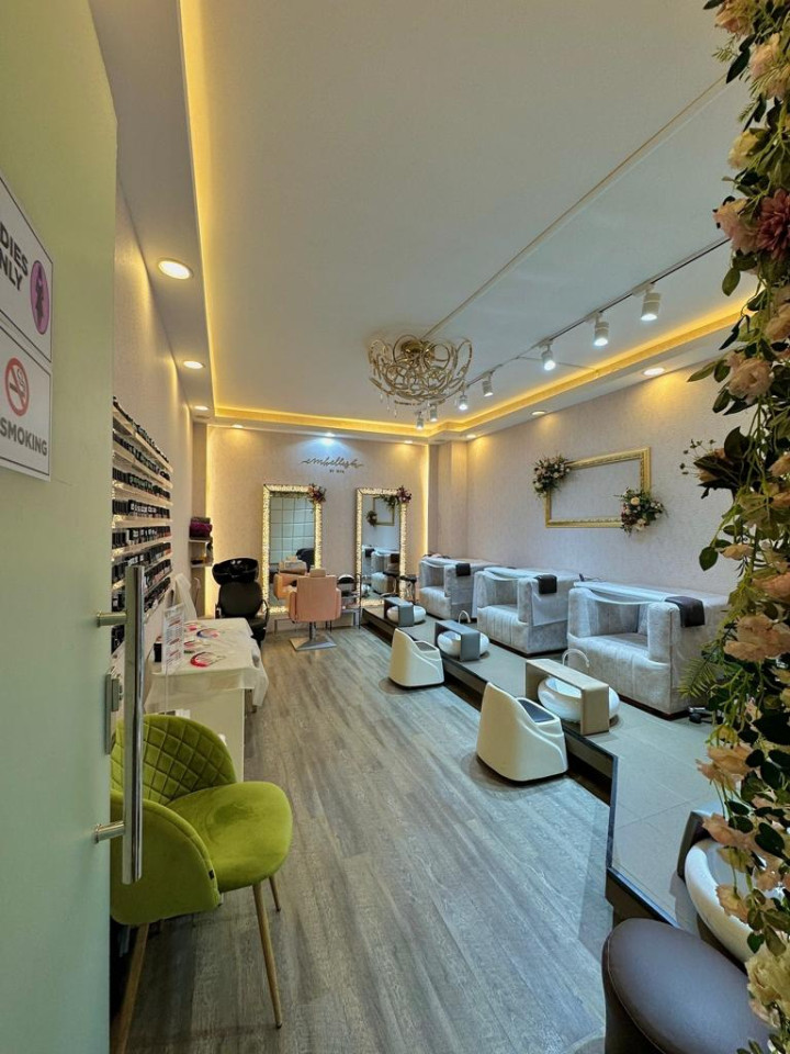 Salon for Sale in Al Barsha