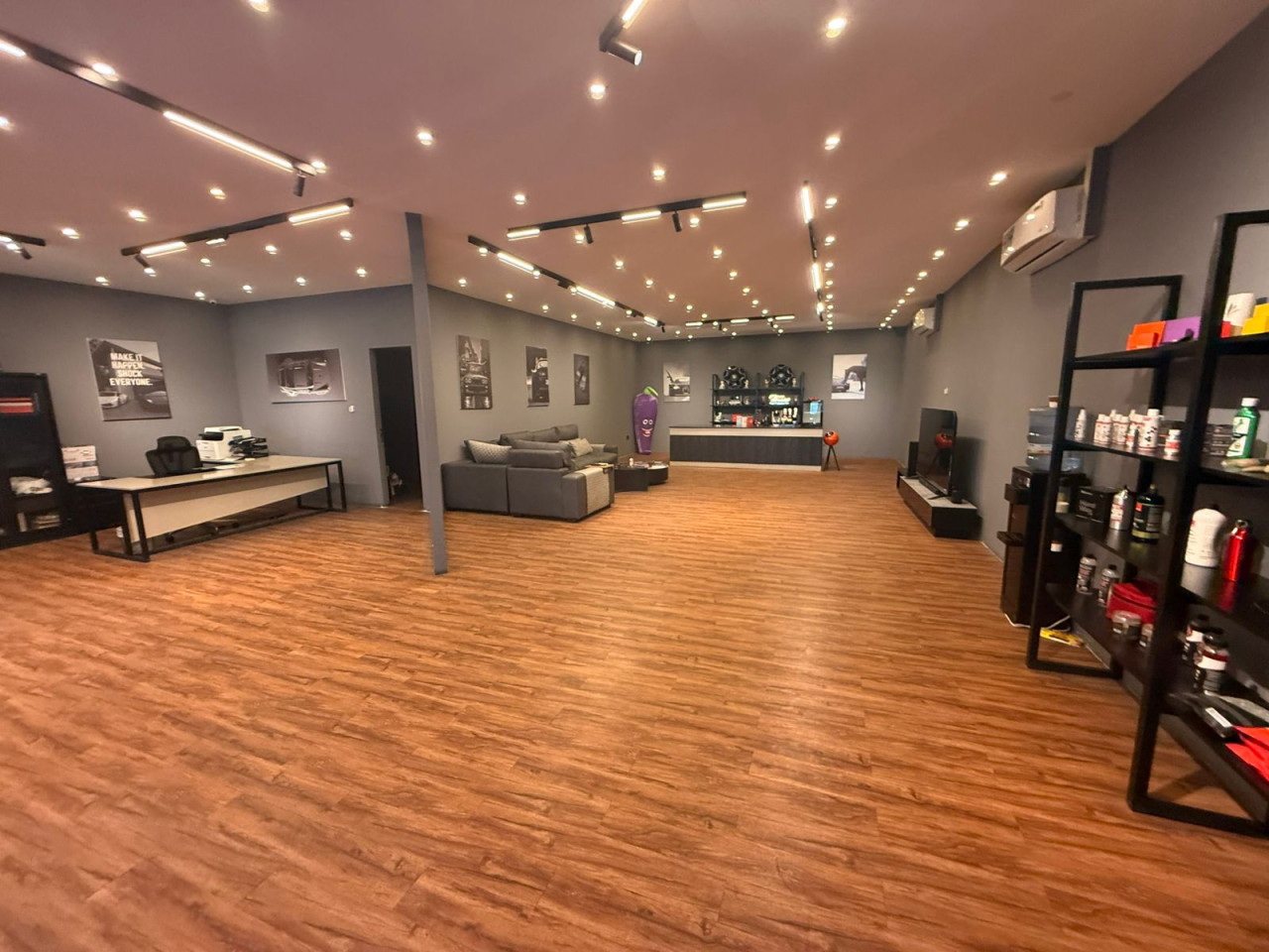 Showroom for Sale – Al Quoz 3