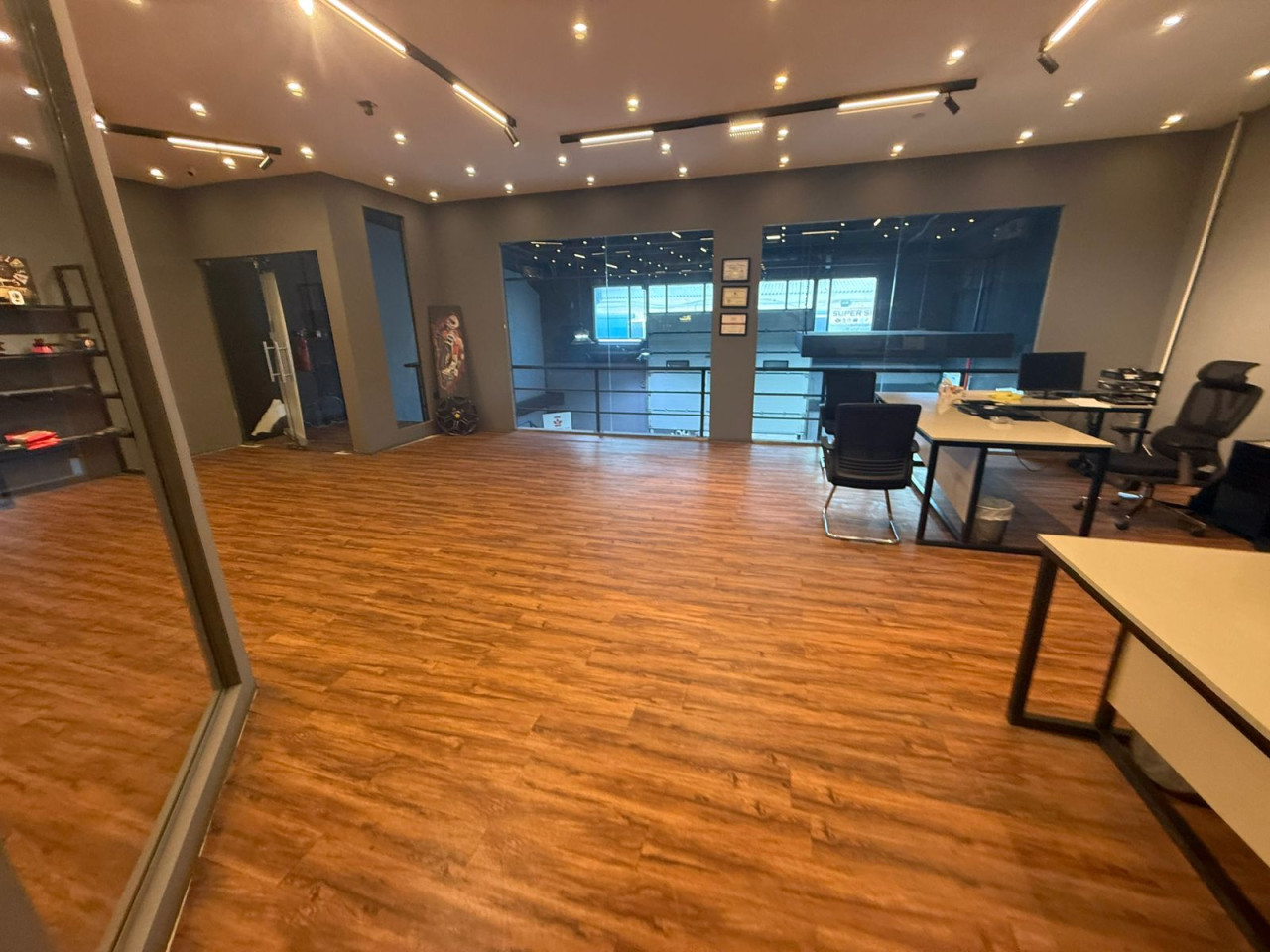Showroom for Sale – Al Quoz 3