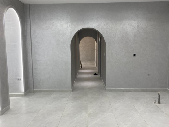 Fully Equipped Women’s Salon for Sale