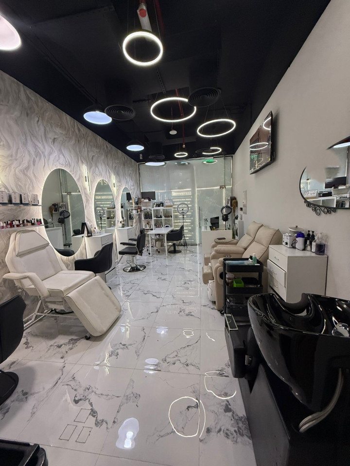 Salon in Jumeirah Garden City for Sale