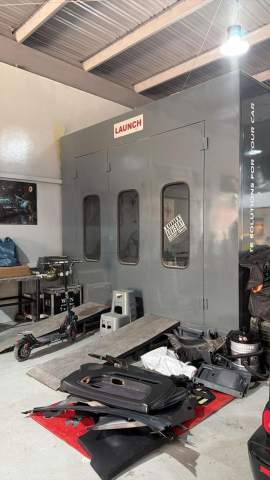 Luxury Auto Garage for Sale in Al Quoz