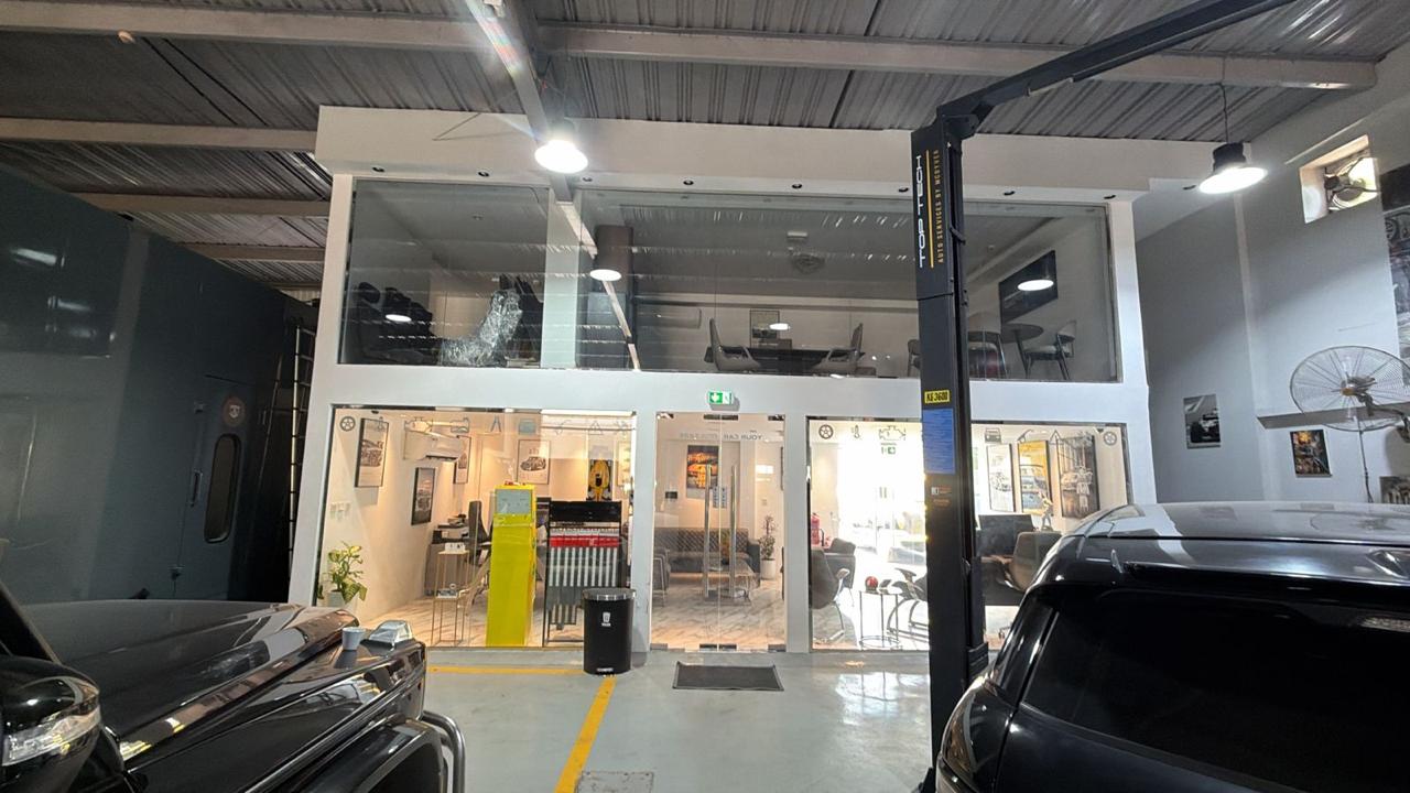 Luxury Auto Garage for Sale in Al Quoz