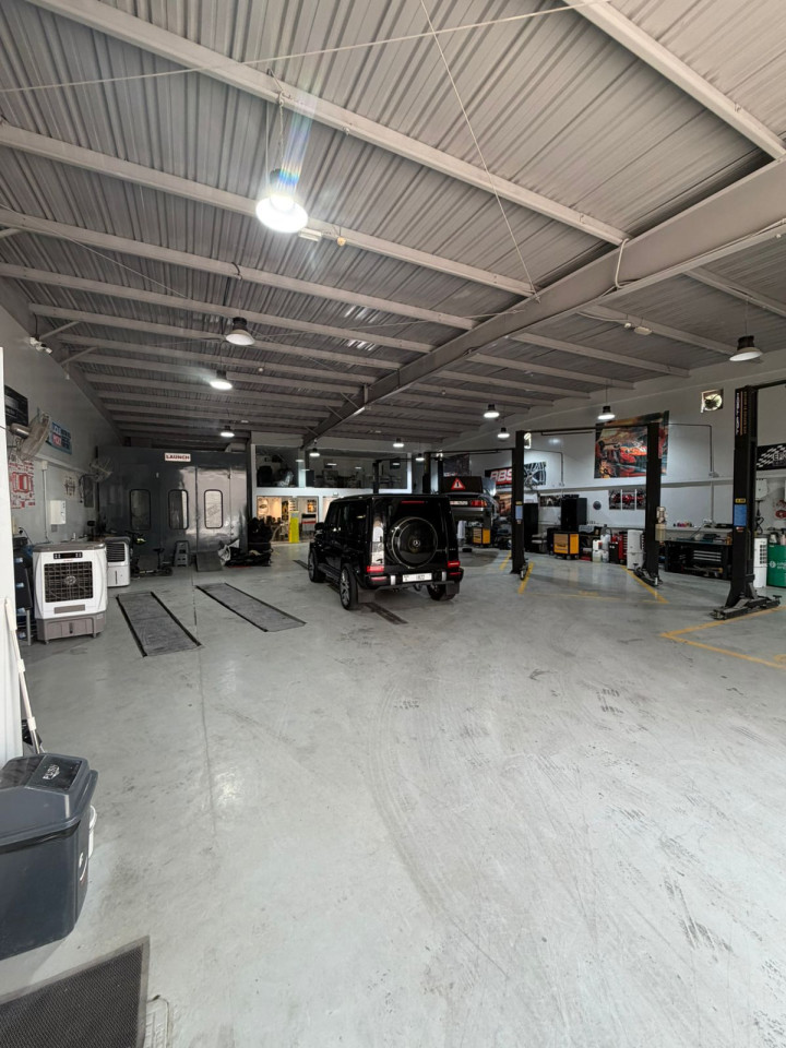 Luxury Auto Garage for Sale in Al Quoz