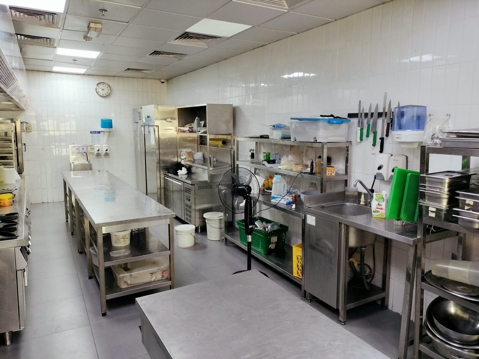 Fully Equipped Central Kitchen for Sale – Al Khawaneej, Dubai
