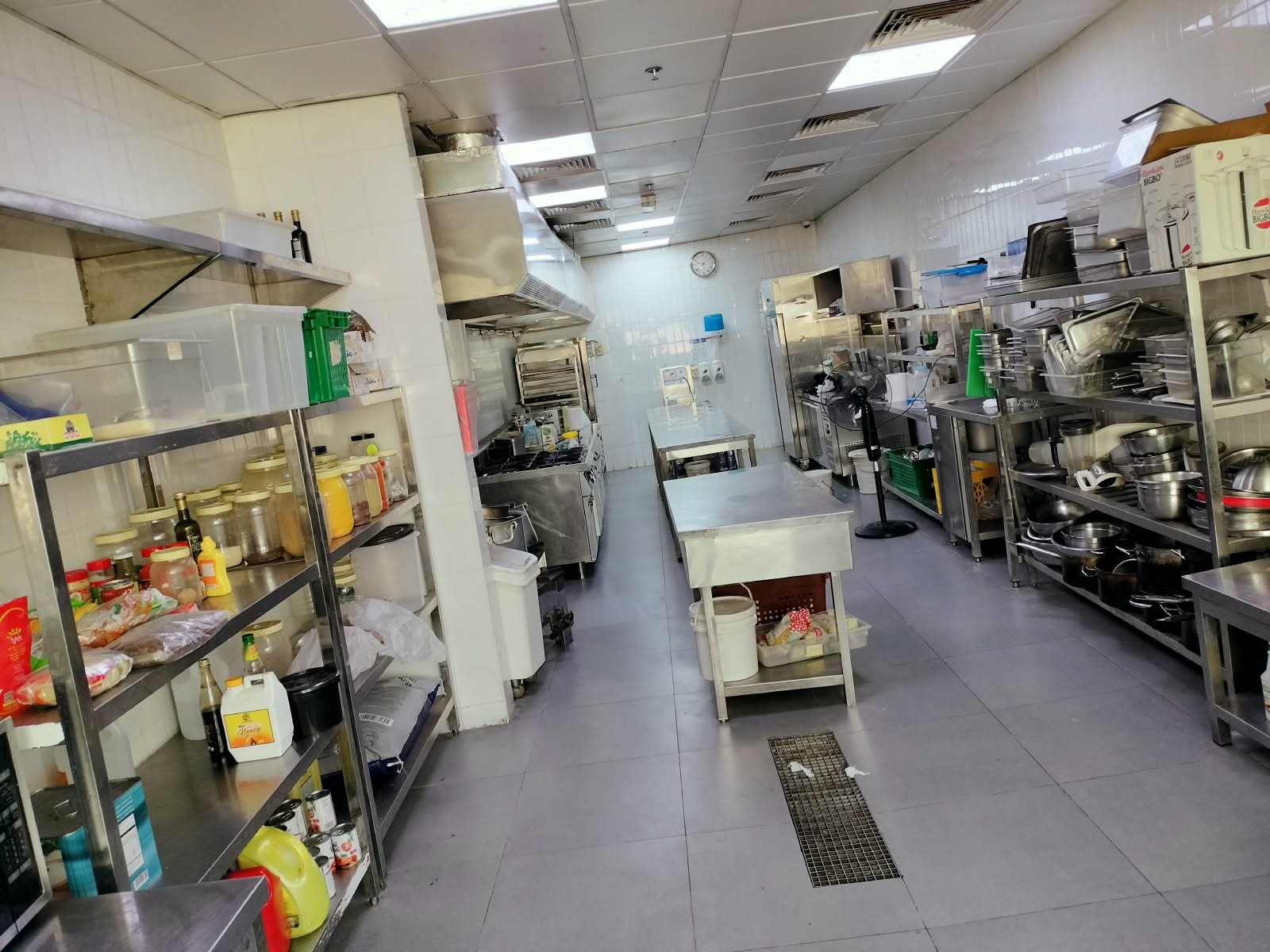 Fully Equipped Central Kitchen for Sale – Al Khawaneej, Dubai