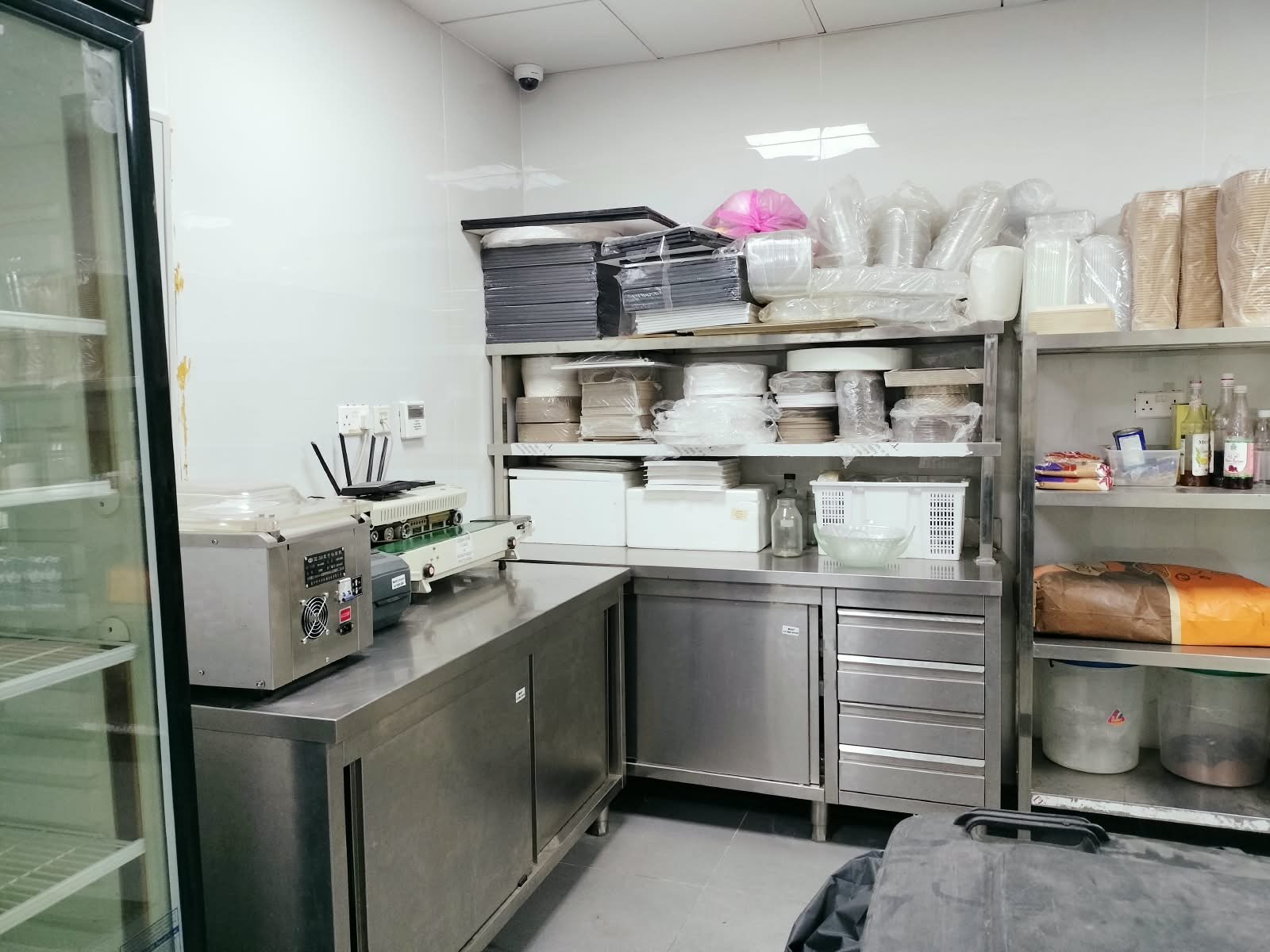 Fully Equipped Central Kitchen for Sale – Al Khawaneej, Dubai