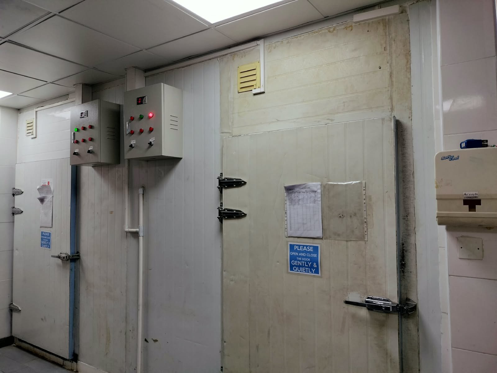 Fully Equipped Central Kitchen for Sale – Al Khawaneej, Dubai