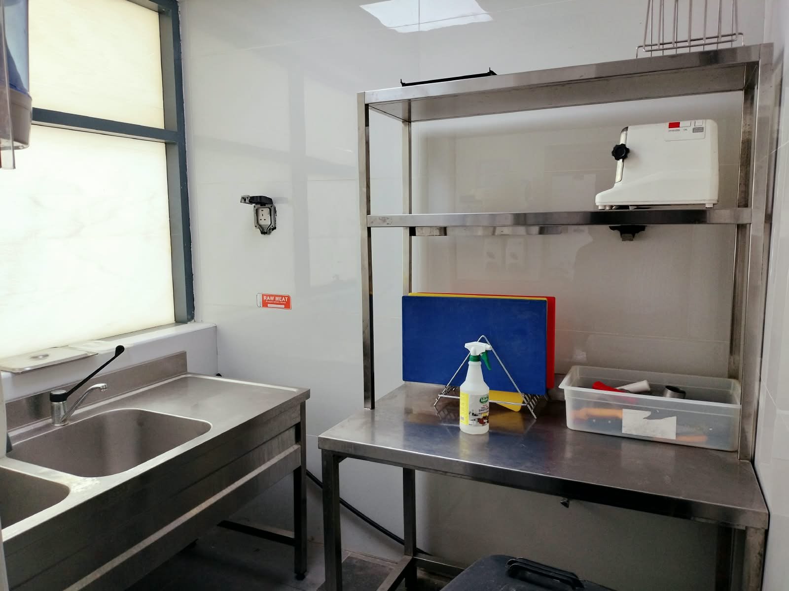 Fully Equipped Central Kitchen for Sale – Al Khawaneej, Dubai