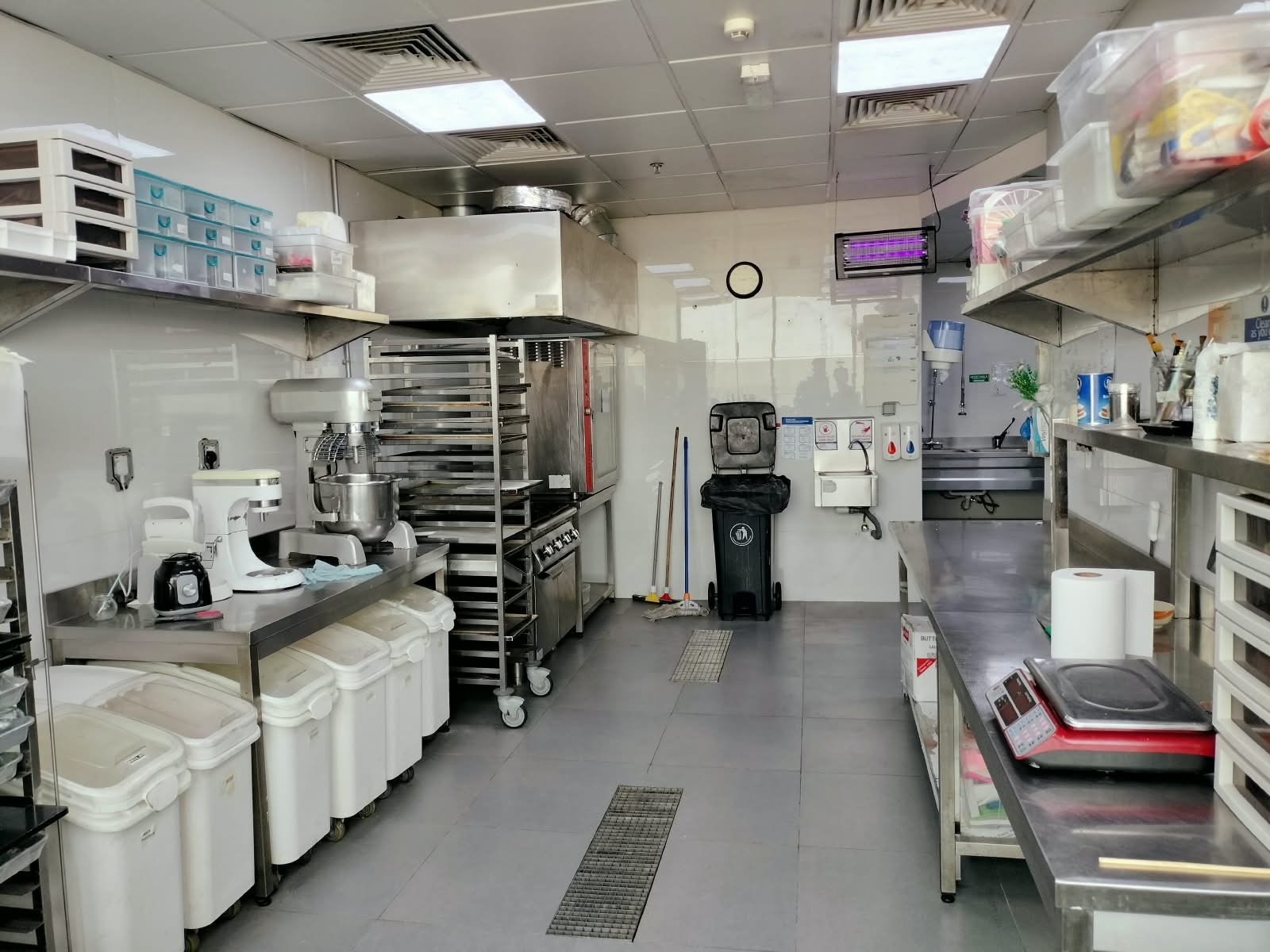 Fully Equipped Central Kitchen for Sale – Al Khawaneej, Dubai