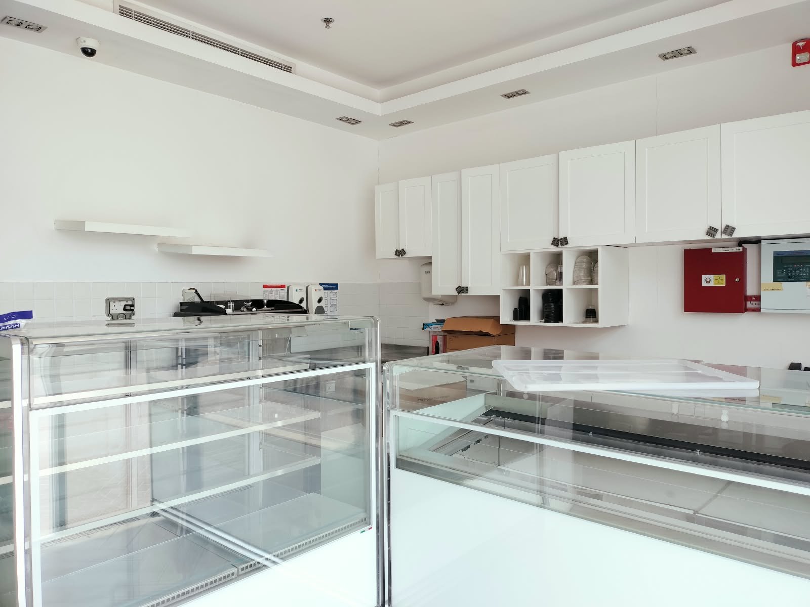 Fully Equipped Central Kitchen for Sale – Al Khawaneej, Dubai