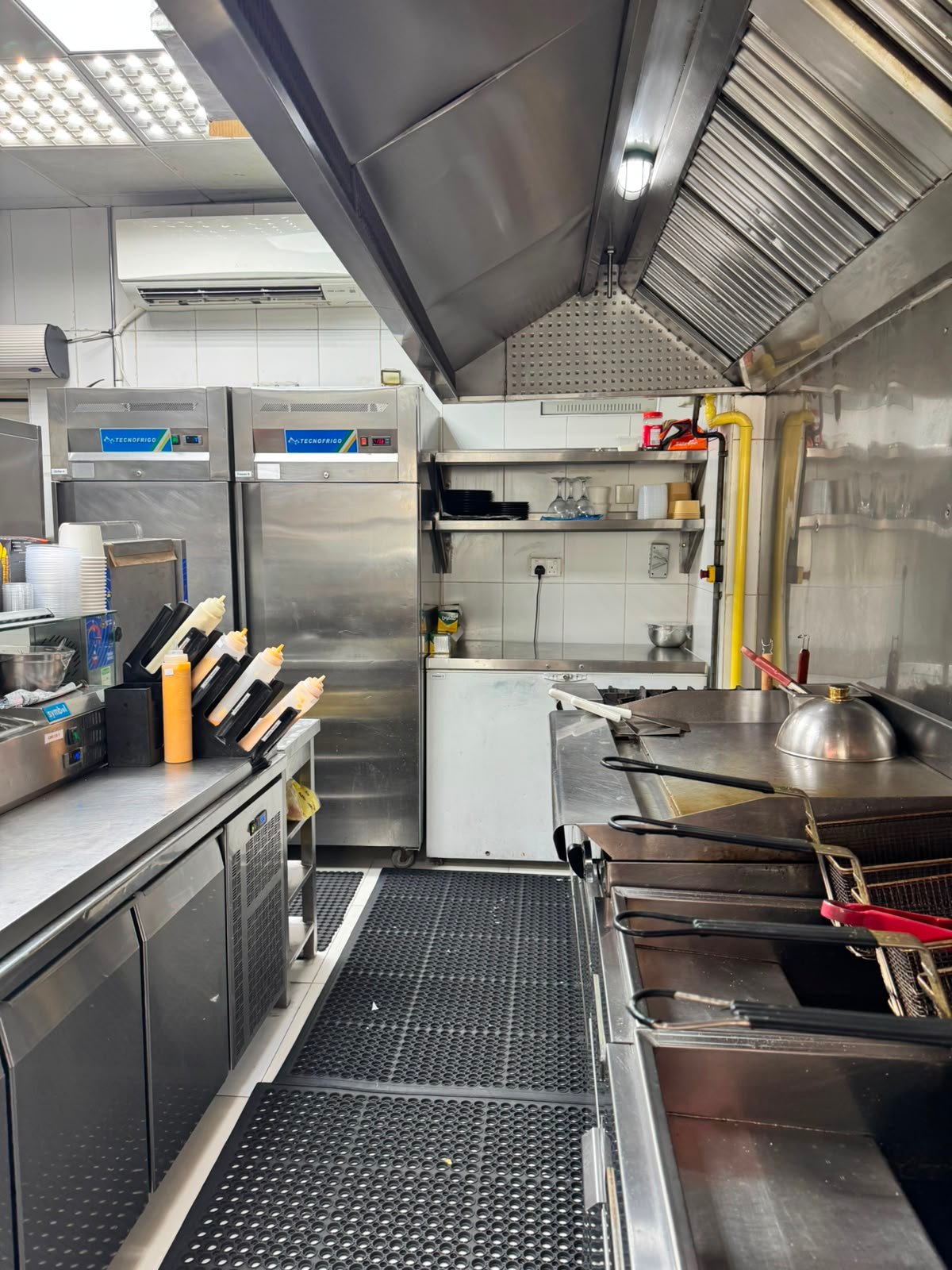 Fully Equipped Restaurant for Sale | Jumeirah Road, Dubai