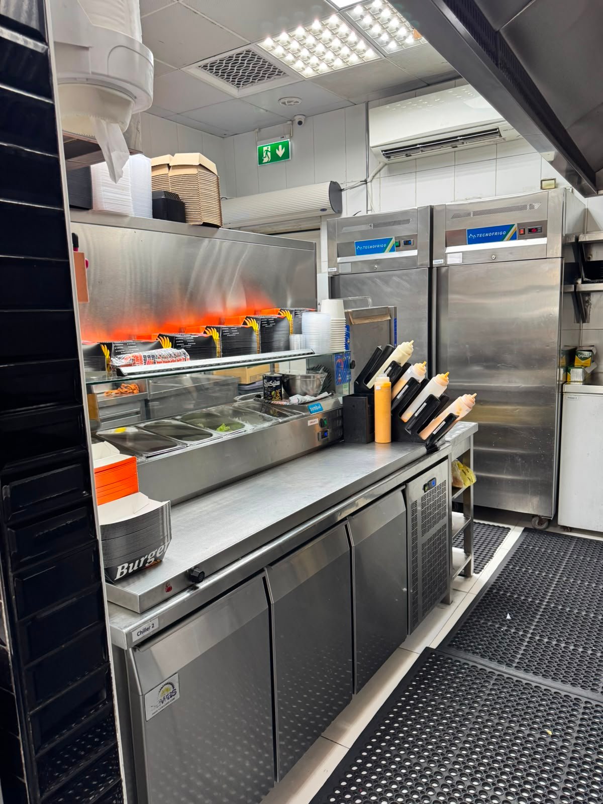 Fully Equipped Restaurant for Sale | Jumeirah Road, Dubai