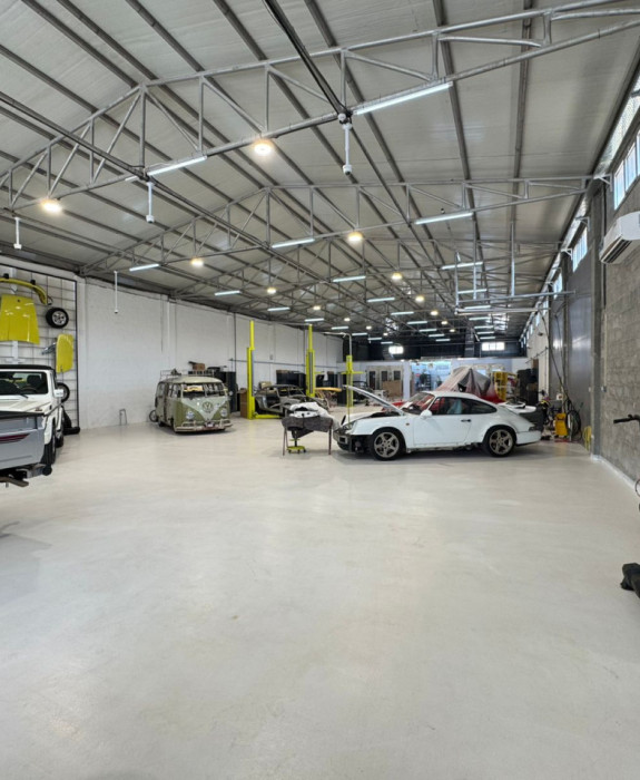 High end Auto workshop Ras alkhor