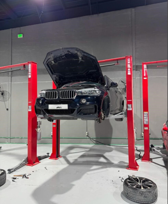 Garage in Al Quoz Dubai