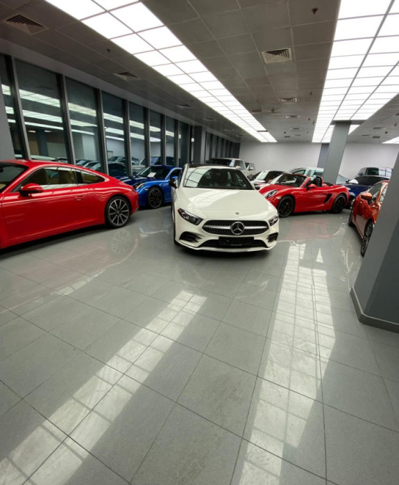 Car Showroom For Rent