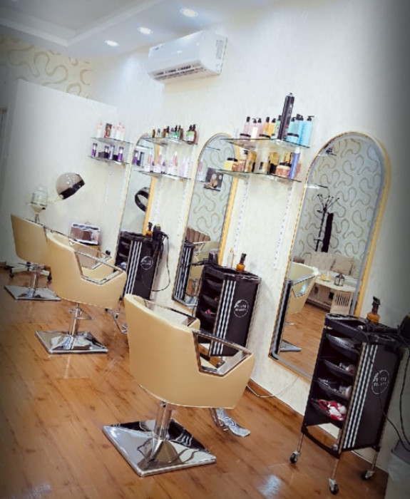 Salon in Al Muhaisnah prime location